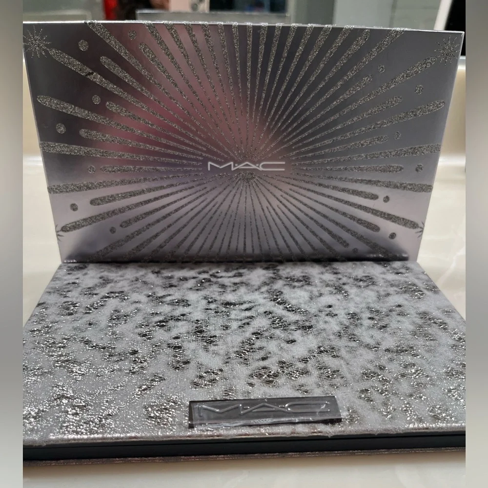 MAC Silver Glitter Makeup Palette